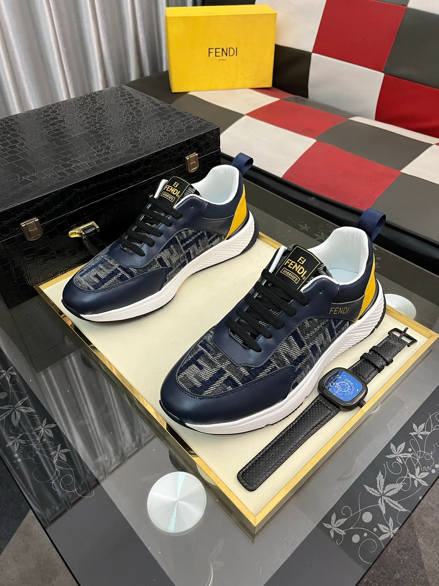 Men's Men's Shoes💰458⌚️⌚️[Fendi] Fendi's latest casual shoes for men! Available at counters simultaneously! Made entirely of imported top-grain calfskin, the interior is made of top-grain water-dyed cowhide, and the original factory-supplied rubber outsole. Leading new fashion concepts. Matching code: 38-442️⃣Colors available